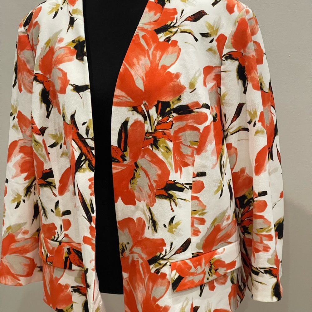 Kasper 18W Floral Patterned Blazer with Pockets and Shoulder Pads - Picture 3 of 8